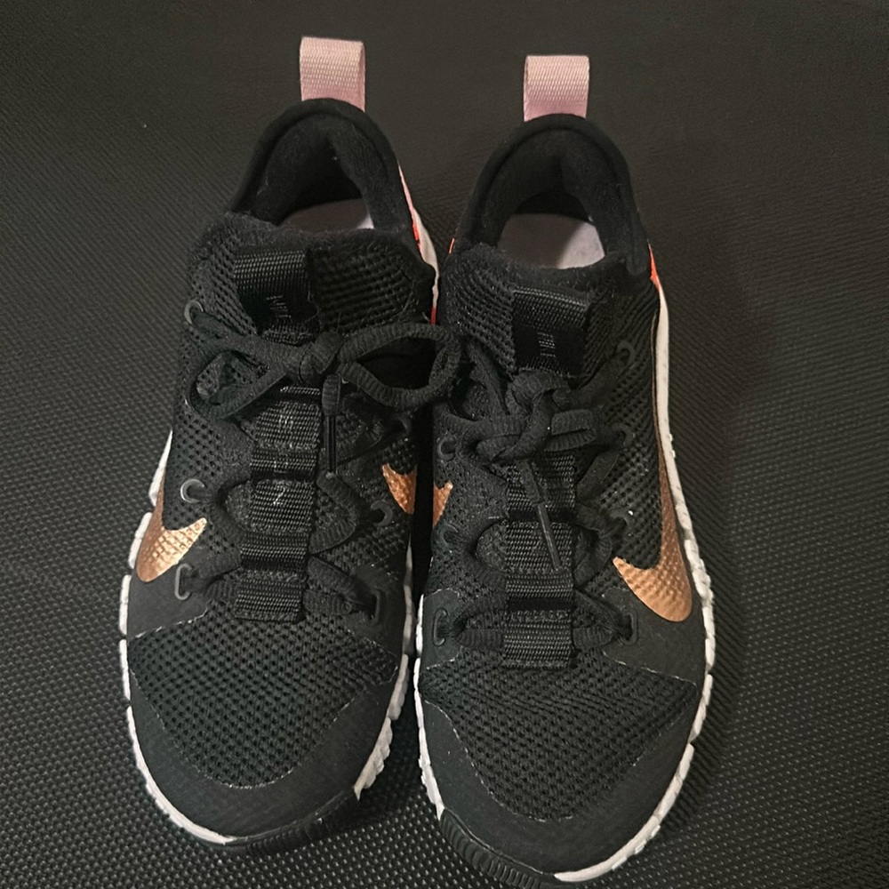 COPY - Nike Metcon 7.5 women’s CrossFit training shoe gold pink black orange wh…